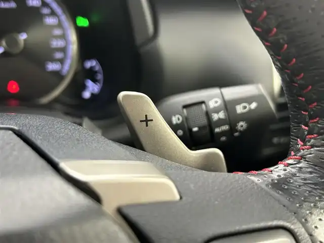 レクサス ＮＸ 300h Fスポーツ 茨城県 2018(平30)年 3.8万km ホワイトノーヴァガラスフレーク 純正ナビ/全方位カメラ/フルセグ/パノラマルーフ/衝突被害軽減ブレーキ/車線逸脱抑制装置/レーダークルーズコントロール/オートマチックハイビーム/クリアランスソナー/BSM/ETC2.0/HUD/ドラレコ/シートヒーター/ベンチレーション/ステアリングヒーター/純正18インチAW/3眼LEDヘッドライト/スマートキー