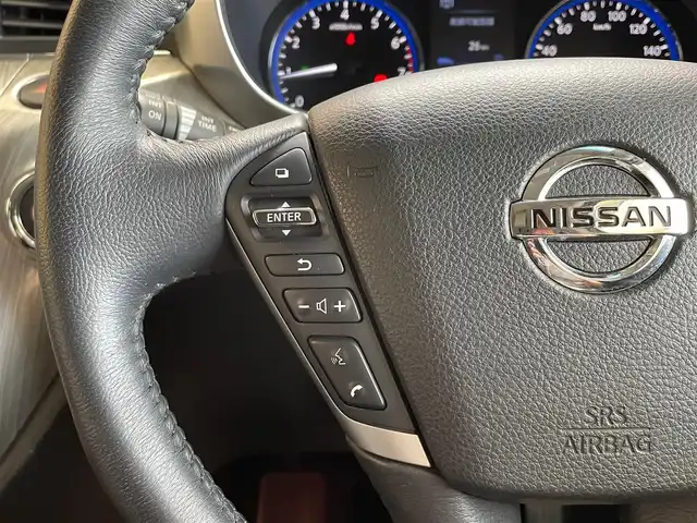 日産 エルグランド ライダー 黒本革シート 岩手県 2018(平30)年 4.9万km ブリリアントホワイトパール ４WD/ブラックレザーシート/フリップダウンモニター/アラウンドビューモニター/両側パワースライドドア/パワースライドドア/インテリジェントクルーズコントロール/エマージェンシーブレーキ/レーンアシスト/コーナーセンサー/横滑り防止装置/ハイビームアシスト/MTモード付きAT/デジタルルームミラー/パワーシート/シートヒーター/オットマン/純正ナビ/（CD/DVD/フルセグ/Bluetooth）/ETC/ドライブレコーダー/LEDヘッドライト