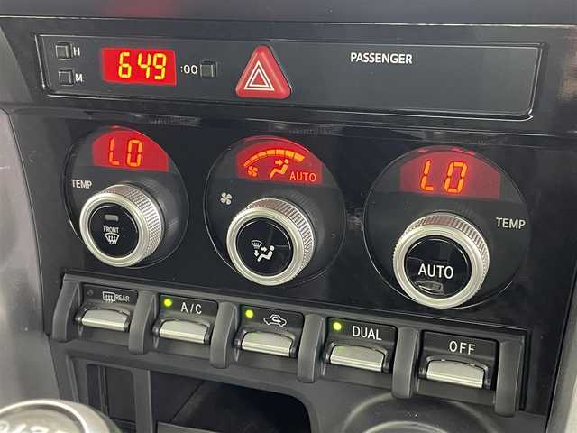 スバル ＢＲＺ GT 茨城県 2018(平30)年 1.2万km クリスタルブラックシリカ 社外ナビ/フルセグ/クルーズコントロール/シートヒーター/純正17インチAW/リアスポイラー/LEDヘッドライト/スマートキー