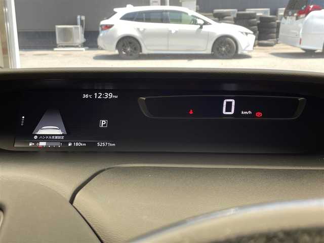 日産 セレナ ハイウェイスター G プロパイロットED 滋賀県 2016(平28)年 5.3万km ブリリアントシルバー 禁煙車/純正9インチナビ(AM/FM/CD/DVD/フルセグ/Bluetooth)/ドライブレコーダー/ＥＴＣ/両側電動/ＬＥＤ/プロパイロット/オートライト/バックカメラ/前後クリアランスソナー/アイドリングストップ/電子パーキング/オートホールドブレーキ/プッシュスタート/スマートキー×2
