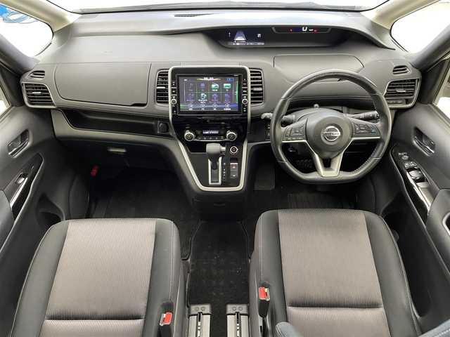 日産 セレナ ハイウェイスター G プロパイロットED 滋賀県 2016(平28)年 5.3万km ブリリアントシルバー 禁煙車/純正9インチナビ(AM/FM/CD/DVD/フルセグ/Bluetooth)/ドライブレコーダー/ＥＴＣ/両側電動/ＬＥＤ/プロパイロット/オートライト/バックカメラ/前後クリアランスソナー/アイドリングストップ/電子パーキング/オートホールドブレーキ/プッシュスタート/スマートキー×2