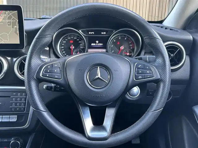 メルセデス・ベンツ ＣＬＡ１８０ Sブレイク AMG スタイル 福岡県 2017(平29)年 3.9万km カルサイトホワイト レーダーセーフティパッケージ/アダプティブクルーズコントロール/ブラインドスポットモニター/レーンキープアシスト/アクティブセーフティブレーキ/ハーフレザーシート/前席シートヒーター/純正ナビ/Applecarplay/androidauto/フルセグTV/Bluetooth/バックカメラ/LEDヘッドライト/オートライト/純正ドライブレコーダー/純正18インチアルミホイール/ETC/取扱説明書/保証書/スペアキー×1