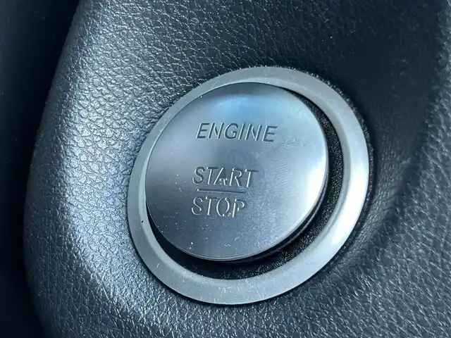 メルセデス・ベンツ ＣＬＡ１８０ Sブレイク AMG スタイル 福岡県 2017(平29)年 3.9万km カルサイトホワイト レーダーセーフティパッケージ/アダプティブクルーズコントロール/ブラインドスポットモニター/レーンキープアシスト/アクティブセーフティブレーキ/ハーフレザーシート/前席シートヒーター/純正ナビ/Applecarplay/androidauto/フルセグTV/Bluetooth/バックカメラ/LEDヘッドライト/オートライト/純正ドライブレコーダー/純正18インチアルミホイール/ETC/取扱説明書/保証書/スペアキー×1