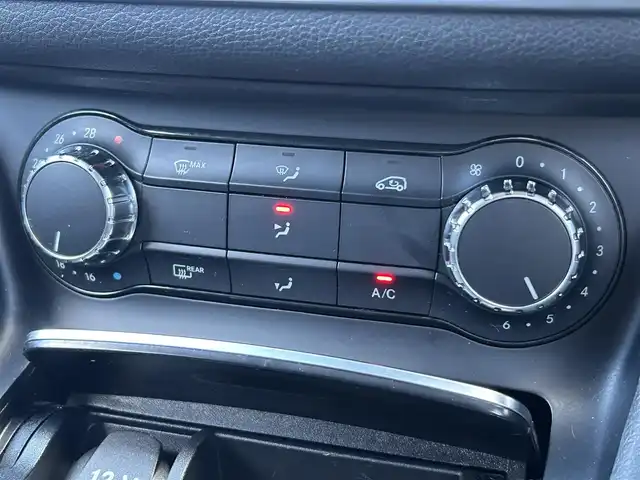 メルセデス・ベンツ ＣＬＡ１８０ Sブレイク AMG スタイル 福岡県 2017(平29)年 3.9万km カルサイトホワイト レーダーセーフティパッケージ/アダプティブクルーズコントロール/ブラインドスポットモニター/レーンキープアシスト/アクティブセーフティブレーキ/ハーフレザーシート/前席シートヒーター/純正ナビ/Applecarplay/androidauto/フルセグTV/Bluetooth/バックカメラ/LEDヘッドライト/オートライト/純正ドライブレコーダー/純正18インチアルミホイール/ETC/取扱説明書/保証書/スペアキー×1