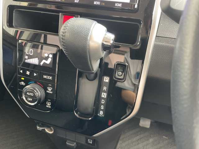 トヨタ ルーミー カスタムG 愛知県 2019(平31)年 2.4万km ブラックマイカメタリック/ファイアークォーツレッドメタリック 純正9型ナビ/全方位カメラ/両側パワースライドドア/クルーズコントロール/バックカメラ/コーナーセンサー/純正アルミホイール/LEDヘッドライト/オートマチックハイビーム/ETC/衝突軽減システム/フルセグ/CD DVD/ステアリングスイッチ/スマートキー/プッシュスタート