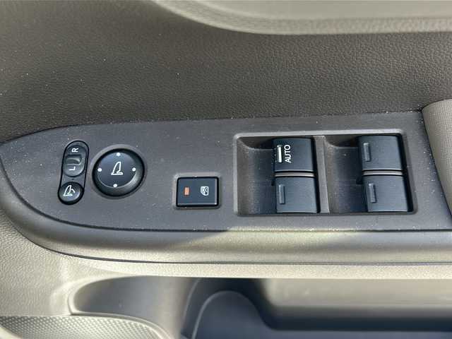 ホンダ Ｎ ＷＧＮ L ホンダセンシング 沖縄県 2020(令2)年 2.4万km プラチナホワイトパール 純正８インチナビ/（ＡＭ／ＦＭ／ＣＤ／ＤＶＤ／ＢＴ）　/バックモニター　/フルセグＴＶ　/ホンダセンシング　/前後ドラレコ　　/オートライト　/ＥＴＣ　/ＵＳＢ入力端子　/スマートキー　/パーキングアシスト/LEDヘッドライト/純正フロアマット/プッシュスタート/クルーズコントロール/レーンキープアシスト