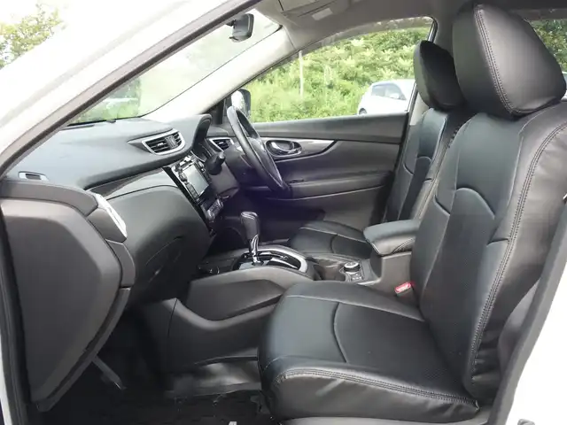 日産 エクストレイル ハイブリッド 20X エマージェンシーブレーキ 山形県 2016(平28)年 7.5万km ブリリアントホワイトパール 4WD/衝突被害軽減システム/純正SDナビ/　　【CD DVD BT フルセグ AUX】/アラウンドビューモニター/電動リアゲート/クルーズコントロール/LEDオートヘッドライト/革調シートカバー/シートヒーター/純正17インチアルミホイール/アイドリングストップ/コーナーセンサー/ステアリングスイッチ/電動格納ウィンカーミラー/フォグランプ/スマートキー/ETC