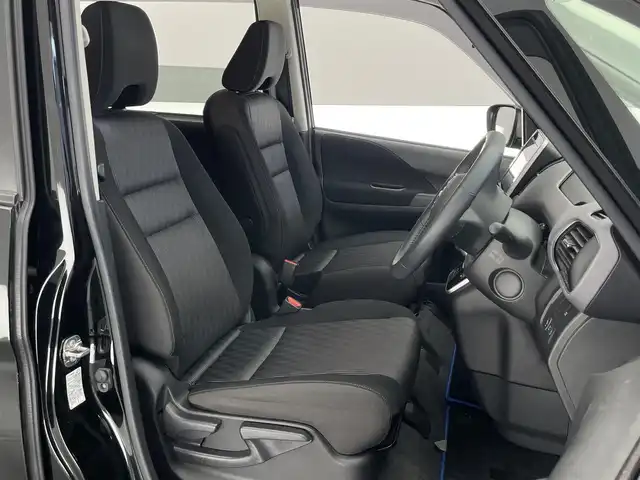 日産 セレナ e－パワー ハイウェイスター V 愛知県 2021(令3)年 3.5万km ダイヤモンドブラック 純９型ナビ　プロパイロット　純後席モニター　デジタルインナーミラー　全方位カメラ　ＢＳＭ　スタッドレスタイヤ積込　追従クルコン　ブルーレイ再生　ハンズフリーパワスラ　ＬＥＤオートライト　衝突軽減　禁煙車