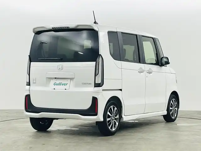 ホンダ Ｎ ＢＯＸ カスタム 福島県 2025(令7)年 0.1千km プラチナホワイトパール 届出済未使用車 /ホンダセンシング/・衝突軽減ブレーキ/・パーキングセンサー/・踏み間違え防止アシスト/・路外逸脱抑制機能/・レーダークルーズコントロール/左側パワースライドドア/電子パーキング/・オートホールド/ステアリングスイッチ/シートヒーター(運転席/助手席)/プッシュスタート/・スマートキー/・スペアキー/LEDヘッドライト/・オートライト/・ヘッドライトレベライザー/電動格納ミラー