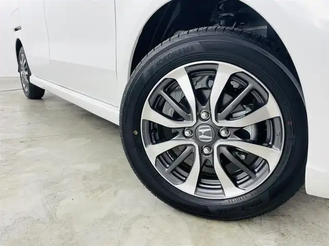 ホンダ Ｎ ＢＯＸ カスタム 福島県 2025(令7)年 0.1千km プラチナホワイトパール 届出済未使用車 /ホンダセンシング/・衝突軽減ブレーキ/・パーキングセンサー/・踏み間違え防止アシスト/・路外逸脱抑制機能/・レーダークルーズコントロール/左側パワースライドドア/電子パーキング/・オートホールド/ステアリングスイッチ/シートヒーター(運転席/助手席)/プッシュスタート/・スマートキー/・スペアキー/LEDヘッドライト/・オートライト/・ヘッドライトレベライザー/電動格納ミラー