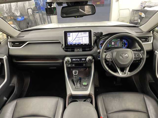 トヨタ ＲＡＶ４ ハイブリットG 道央・札幌 2019(令1)年 10.4万km ホワイトパールクリスタルシャイン ・４WD/ハイブリット/寒冷地仕様/・トヨタセーフティセンス/・プリクラッシュセーフティ/・レーダークルーズコントロール/・ブラインドスポットモニター/・純正9インチディーラーOPナビ/・DVD.CD.SD.Bluetooth/・フルセグTV/バックカメラ /・パワーバックドア /・レザーシート/D席パワーシート/・運転席.助手席シートヒーター/・ステアリングヒーター/・純正エンジンスターター/・LEDライト/オートハイビーム/・前後ドライブレコーダー/・ビルトインETC/・スマートキーX2