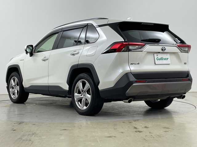 トヨタ ＲＡＶ４ ハイブリットG 道央・札幌 2019(令1)年 10.4万km ホワイトパールクリスタルシャイン ・４WD/ハイブリット/寒冷地仕様/・トヨタセーフティセンス/・プリクラッシュセーフティ/・レーダークルーズコントロール/・ブラインドスポットモニター/・純正9インチディーラーOPナビ/・DVD.CD.SD.Bluetooth/・フルセグTV/バックカメラ /・パワーバックドア /・レザーシート/D席パワーシート/・運転席.助手席シートヒーター/・ステアリングヒーター/・純正エンジンスターター/・LEDライト/オートハイビーム/・前後ドライブレコーダー/・ビルトインETC/・スマートキーX2