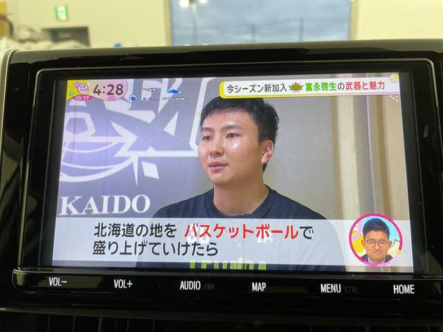 トヨタ ＲＡＶ４ ハイブリットG 道央・札幌 2019(令1)年 10.4万km ホワイトパールクリスタルシャイン ・４WD/ハイブリット/寒冷地仕様/・トヨタセーフティセンス/・プリクラッシュセーフティ/・レーダークルーズコントロール/・ブラインドスポットモニター/・純正9インチディーラーOPナビ/・DVD.CD.SD.Bluetooth/・フルセグTV/バックカメラ /・パワーバックドア /・レザーシート/D席パワーシート/・運転席.助手席シートヒーター/・ステアリングヒーター/・純正エンジンスターター/・LEDライト/オートハイビーム/・前後ドライブレコーダー/・ビルトインETC/・スマートキーX2