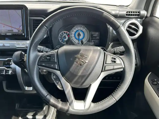 スズキ クロスビー HYBRID MZ 新潟県 2018(平30)年 1.2万km ピュアホワイトP ワンオーナー/衝突軽減/純正ナビ/（フルセグ、Bluetooth、CD/DVD、AM/FM）/全方位カメラ/パドルシフト付き/革巻きステアリング/クルーズコントロール追従有/ETC2.0/シートヒーター/パーキングアシスト/レーンキープアシスト/コーナーセンサー（後方のみ）/アイドリングストップ/オートライト/オートハイビーム/USB入力端子/LEDヘッドライト/横滑り防止/スマートキー/プッシュスタート/純正フロアマット