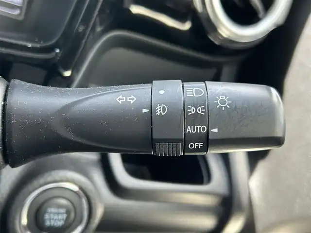 スズキ クロスビー HYBRID MZ 新潟県 2018(平30)年 1.2万km ピュアホワイトP ワンオーナー/衝突軽減/純正ナビ/（フルセグ、Bluetooth、CD/DVD、AM/FM）/全方位カメラ/パドルシフト付き/革巻きステアリング/クルーズコントロール追従有/ETC2.0/シートヒーター/パーキングアシスト/レーンキープアシスト/コーナーセンサー（後方のみ）/アイドリングストップ/オートライト/オートハイビーム/USB入力端子/LEDヘッドライト/横滑り防止/スマートキー/プッシュスタート/純正フロアマット
