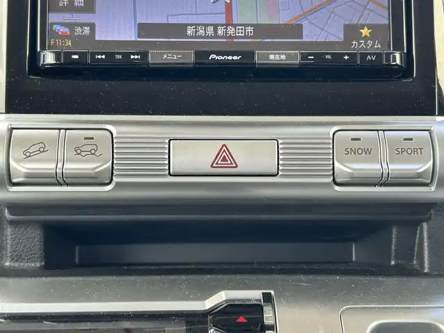 スズキ クロスビー HYBRID MZ 新潟県 2018(平30)年 1.2万km ピュアホワイトP ワンオーナー/衝突軽減/純正ナビ/（フルセグ、Bluetooth、CD/DVD、AM/FM）/全方位カメラ/パドルシフト付き/革巻きステアリング/クルーズコントロール追従有/ETC2.0/シートヒーター/パーキングアシスト/レーンキープアシスト/コーナーセンサー（後方のみ）/アイドリングストップ/オートライト/オートハイビーム/USB入力端子/LEDヘッドライト/横滑り防止/スマートキー/プッシュスタート/純正フロアマット