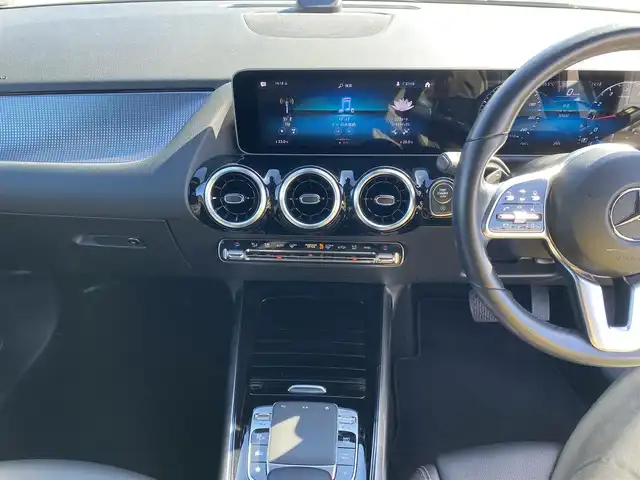 メルセデス・ベンツ Ｍ・ベンツ Ｂ１８０ 福岡県 2019(令1)年 3.8万km ポーラホワイト ・アダプティブクルーズコントロール/・純正ナビ/BT/USB/・バックカメラ/・ハーフレザーシート/シートヒーター/・ドライブレコーダー/・フルセグ/・ETC/・純正17AW/・保証書/・取扱説明書/・スペアキー
