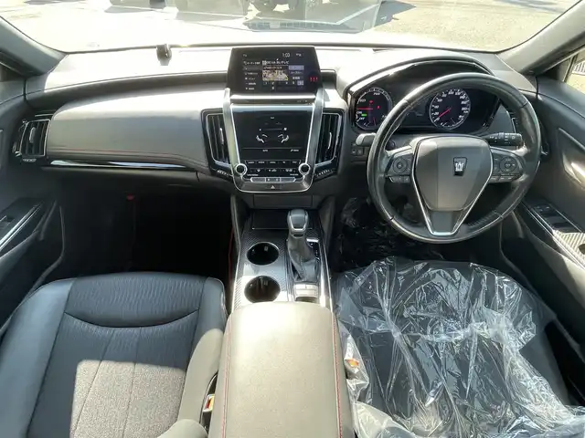 トヨタ クラウン ハイブリッド RS リミテッド 愛媛県 2020(令2)年 5.4万km ホワイトパールクリスタルシャイン 純正ナビ(BT/フルセグTV)/全周囲カメラ/黒半革温電動シート/トヨタセーフティセンス/レーダークルーズコントロール/ブラインドスポットモニター/クリアランスソナー/衝突被害軽減装置/車線逸脱防止装置/オートマチックハイビーム/ヘッドアップディスプレイ/ステアリングヒーター/前後ドライブレコーダー/ETC2.0/LEDヘッドライト/現状サマー(純正AW)(225/45/R18)/禁煙車