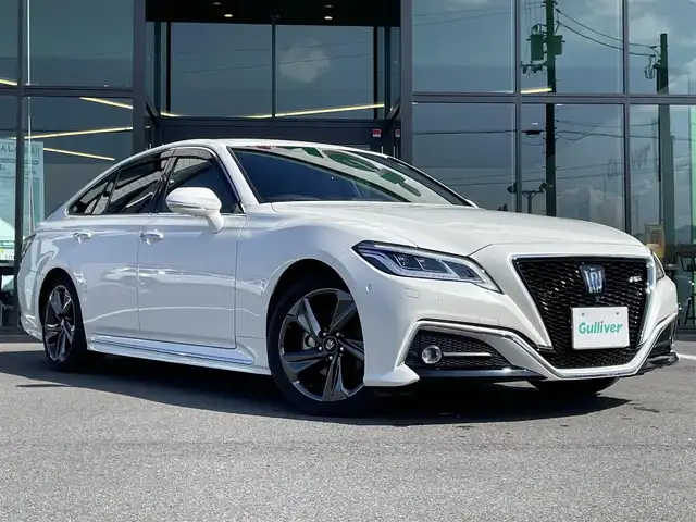 トヨタ クラウン ハイブリッド RS リミテッド 愛媛県 2020(令2)年 5.4万km ホワイトパールクリスタルシャイン 純正ナビ(BT/フルセグTV)/全周囲カメラ/黒半革温電動シート/トヨタセーフティセンス/レーダークルーズコントロール/ブラインドスポットモニター/クリアランスソナー/衝突被害軽減装置/車線逸脱防止装置/オートマチックハイビーム/ヘッドアップディスプレイ/ステアリングヒーター/前後ドライブレコーダー/ETC2.0/LEDヘッドライト/現状サマー(純正AW)(225/45/R18)/禁煙車