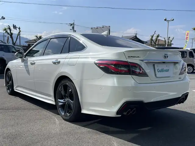 トヨタ クラウン ハイブリッド RS リミテッド 愛媛県 2020(令2)年 5.4万km ホワイトパールクリスタルシャイン 純正ナビ(BT/フルセグTV)/全周囲カメラ/黒半革温電動シート/トヨタセーフティセンス/レーダークルーズコントロール/ブラインドスポットモニター/クリアランスソナー/衝突被害軽減装置/車線逸脱防止装置/オートマチックハイビーム/ヘッドアップディスプレイ/ステアリングヒーター/前後ドライブレコーダー/ETC2.0/LEDヘッドライト/現状サマー(純正AW)(225/45/R18)/禁煙車