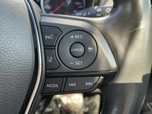 トヨタ クラウン ハイブリッド RS リミテッド 愛媛県 2020(令2)年 5.4万km ホワイトパールクリスタルシャイン 純正ナビ(BT/フルセグTV)/全周囲カメラ/黒半革温電動シート/トヨタセーフティセンス/レーダークルーズコントロール/ブラインドスポットモニター/クリアランスソナー/衝突被害軽減装置/車線逸脱防止装置/オートマチックハイビーム/ヘッドアップディスプレイ/ステアリングヒーター/前後ドライブレコーダー/ETC2.0/LEDヘッドライト/現状サマー(純正AW)(225/45/R18)/禁煙車