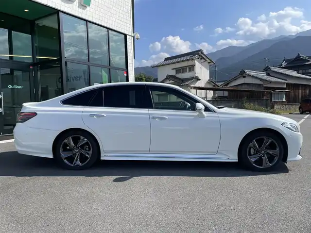 トヨタ クラウン ハイブリッド RS リミテッド 愛媛県 2020(令2)年 5.4万km ホワイトパールクリスタルシャイン 純正ナビ(BT/フルセグTV)/全周囲カメラ/黒半革温電動シート/トヨタセーフティセンス/レーダークルーズコントロール/ブラインドスポットモニター/クリアランスソナー/衝突被害軽減装置/車線逸脱防止装置/オートマチックハイビーム/ヘッドアップディスプレイ/ステアリングヒーター/前後ドライブレコーダー/ETC2.0/LEDヘッドライト/現状サマー(純正AW)(225/45/R18)/禁煙車