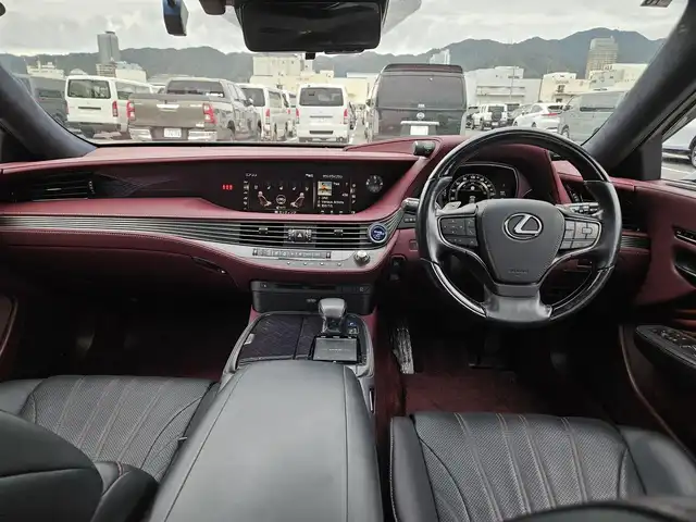 レクサス ＬＳ 500h エグゼクティブ 福岡県 2018(平30)年 3.1万km マンガンラスター 純正12.3型ナビ/フルセグTV/マークレビンソン3Dサウンドシステム/純正11.6型後席用ディスプレイ/全周囲カメラ/ドライブレコーダー/レーダークルーズコントロール/クリアランスソナー/セーフティシステムA/・プリクラッシュセーフティシステム/・フロントクロストラフィックアラート/・レーントレーシングアシスト/・レーンチェンジアシスト/・ドライバー異常時停車支援システム/・アダプティブハイビームシステム/・ロードサインアシスト/・先行車発進告知機能/3眼LEDヘッドランプ/本木製/革巻きコンビステアリング/ステアリングヒーター/パドルシフト/セミアニリン革シート/全席シートヒーター/ベンチレーション/全席パワーシート/前席ポジションメモリー/後席電動オットマン/ハンズフリーパワートランクリッド/純正オプ20インチアルミホイール/スマートエントリー/スタートシステム/禁煙車