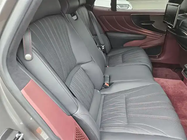 レクサス ＬＳ 500h エグゼクティブ 福岡県 2018(平30)年 3.1万km マンガンラスター 純正12.3型ナビ/フルセグTV/マークレビンソン3Dサウンドシステム/純正11.6型後席用ディスプレイ/全周囲カメラ/ドライブレコーダー/レーダークルーズコントロール/クリアランスソナー/セーフティシステムA/・プリクラッシュセーフティシステム/・フロントクロストラフィックアラート/・レーントレーシングアシスト/・レーンチェンジアシスト/・ドライバー異常時停車支援システム/・アダプティブハイビームシステム/・ロードサインアシスト/・先行車発進告知機能/3眼LEDヘッドランプ/本木製/革巻きコンビステアリング/ステアリングヒーター/パドルシフト/セミアニリン革シート/全席シートヒーター/ベンチレーション/全席パワーシート/前席ポジションメモリー/後席電動オットマン/ハンズフリーパワートランクリッド/純正オプ20インチアルミホイール/スマートエントリー/スタートシステム/禁煙車