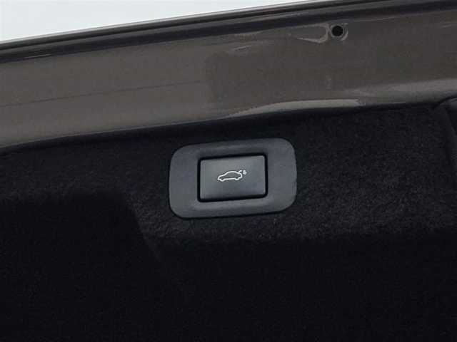 レクサス ＬＳ 500h エグゼクティブ 福岡県 2018(平30)年 3.1万km マンガンラスター 純正12.3型ナビ/フルセグTV/マークレビンソン3Dサウンドシステム/純正11.6型後席用ディスプレイ/全周囲カメラ/ドライブレコーダー/レーダークルーズコントロール/クリアランスソナー/セーフティシステムA/・プリクラッシュセーフティシステム/・フロントクロストラフィックアラート/・レーントレーシングアシスト/・レーンチェンジアシスト/・ドライバー異常時停車支援システム/・アダプティブハイビームシステム/・ロードサインアシスト/・先行車発進告知機能/3眼LEDヘッドランプ/本木製/革巻きコンビステアリング/ステアリングヒーター/パドルシフト/セミアニリン革シート/全席シートヒーター/ベンチレーション/全席パワーシート/前席ポジションメモリー/後席電動オットマン/ハンズフリーパワートランクリッド/純正オプ20インチアルミホイール/スマートエントリー/スタートシステム/禁煙車