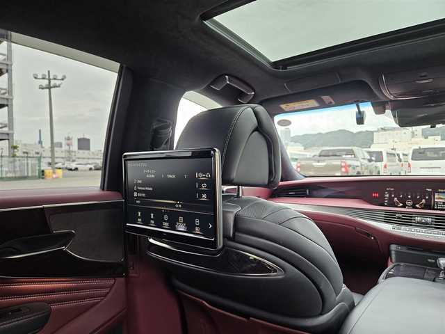 レクサス ＬＳ 500h エグゼクティブ 福岡県 2018(平30)年 3.1万km マンガンラスター 純正12.3型ナビ/フルセグTV/マークレビンソン3Dサウンドシステム/純正11.6型後席用ディスプレイ/全周囲カメラ/ドライブレコーダー/レーダークルーズコントロール/クリアランスソナー/セーフティシステムA/・プリクラッシュセーフティシステム/・フロントクロストラフィックアラート/・レーントレーシングアシスト/・レーンチェンジアシスト/・ドライバー異常時停車支援システム/・アダプティブハイビームシステム/・ロードサインアシスト/・先行車発進告知機能/3眼LEDヘッドランプ/本木製/革巻きコンビステアリング/ステアリングヒーター/パドルシフト/セミアニリン革シート/全席シートヒーター/ベンチレーション/全席パワーシート/前席ポジションメモリー/後席電動オットマン/ハンズフリーパワートランクリッド/純正オプ20インチアルミホイール/スマートエントリー/スタートシステム/禁煙車