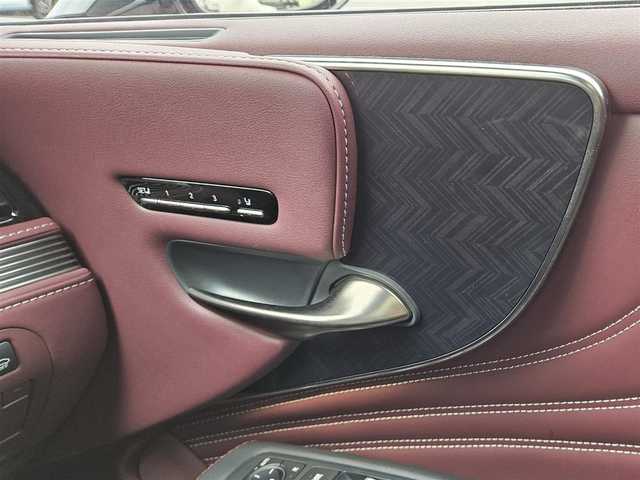 レクサス ＬＳ 500h エグゼクティブ 福岡県 2018(平30)年 3.1万km マンガンラスター 純正12.3型ナビ/フルセグTV/マークレビンソン3Dサウンドシステム/純正11.6型後席用ディスプレイ/全周囲カメラ/ドライブレコーダー/レーダークルーズコントロール/クリアランスソナー/セーフティシステムA/・プリクラッシュセーフティシステム/・フロントクロストラフィックアラート/・レーントレーシングアシスト/・レーンチェンジアシスト/・ドライバー異常時停車支援システム/・アダプティブハイビームシステム/・ロードサインアシスト/・先行車発進告知機能/3眼LEDヘッドランプ/本木製/革巻きコンビステアリング/ステアリングヒーター/パドルシフト/セミアニリン革シート/全席シートヒーター/ベンチレーション/全席パワーシート/前席ポジションメモリー/後席電動オットマン/ハンズフリーパワートランクリッド/純正オプ20インチアルミホイール/スマートエントリー/スタートシステム/禁煙車