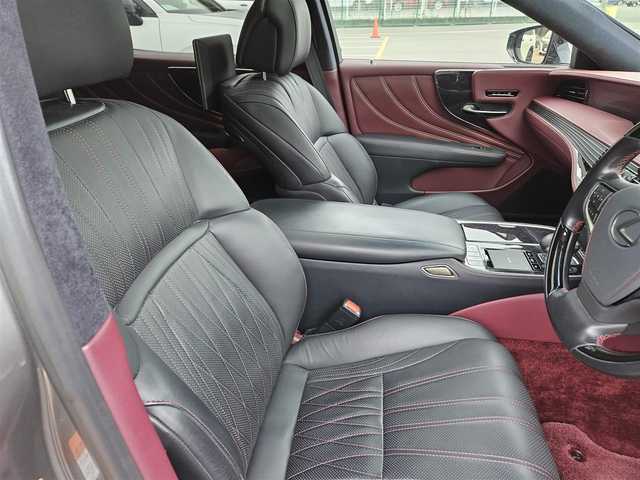 レクサス ＬＳ 500h エグゼクティブ 福岡県 2018(平30)年 3.1万km マンガンラスター 純正12.3型ナビ/フルセグTV/マークレビンソン3Dサウンドシステム/純正11.6型後席用ディスプレイ/全周囲カメラ/ドライブレコーダー/レーダークルーズコントロール/クリアランスソナー/セーフティシステムA/・プリクラッシュセーフティシステム/・フロントクロストラフィックアラート/・レーントレーシングアシスト/・レーンチェンジアシスト/・ドライバー異常時停車支援システム/・アダプティブハイビームシステム/・ロードサインアシスト/・先行車発進告知機能/3眼LEDヘッドランプ/本木製/革巻きコンビステアリング/ステアリングヒーター/パドルシフト/セミアニリン革シート/全席シートヒーター/ベンチレーション/全席パワーシート/前席ポジションメモリー/後席電動オットマン/ハンズフリーパワートランクリッド/純正オプ20インチアルミホイール/スマートエントリー/スタートシステム/禁煙車