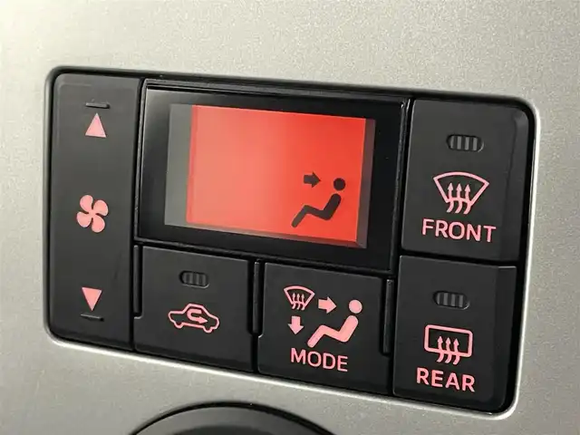 ダイハツ ウェイク G SA 埼玉県 2015(平27)年 6万km ブラックマイカメタリック 社外メモリナビ（AVN-Z04iW）/　CD/DVD/BT/USB/SD/SDREC/両側パワースライドドア/バックカメラ/衝突被害軽減システム/横滑り防止装置/社外ビルトインETC/エンジンスタートボタン/スマートキー/スペアキー/純正LEDヘッドライト＆フォグランプ/オートライト/純正アルミホイール