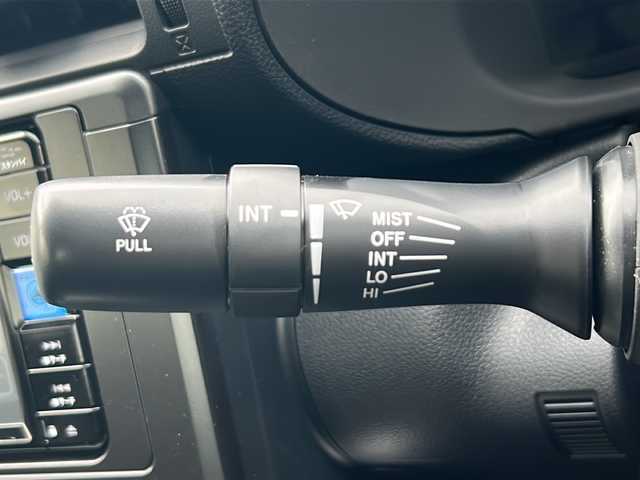 トヨタ ＧＲ８６ SZ 愛知県 2024(令6)年 0.4万km クリスタルホワイトパール ・禁煙車/・ワンオーナー/・純正ナビ/フルセグTV/　（NMZK-W73D）/・バックカメラ/・ETC/・ドライブレコーダー/・ステアスイッチ/・パドルシフト/・アイサイト/・プリクラッシュブレーキ/・全車速追従クルーズコントロール/・誤発進抑制制御機能/・先行車発進お知らせ機能/・車線逸脱警報/・ふらつき警報/・クリアランスソナー/・純正１７インチアルミ/・LEDオートライト/・電動格納ミラー/・プッシュスタート/・走行制御モード/・TRACKスイッチ/・純正フロアマット/・新車保証書/・取扱説明書/・スペアキー