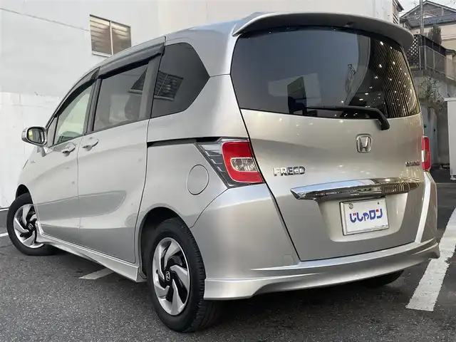 ホンダ フリード ハイブリット ジャストセレクション 千葉県 2015(平27)年 10.2万km スーパープラチナメタリック (株)IDOMが運営する【じしゃロン八千代店】の自社ローン専用車両になります。/こちらは現金またはオートローンご利用時の価格です。自社ローンご希望の方は別途その旨お申付け下さい/両側パワースライドドア/ビルトインETC/Bluetoothオーディオ対応ナビ