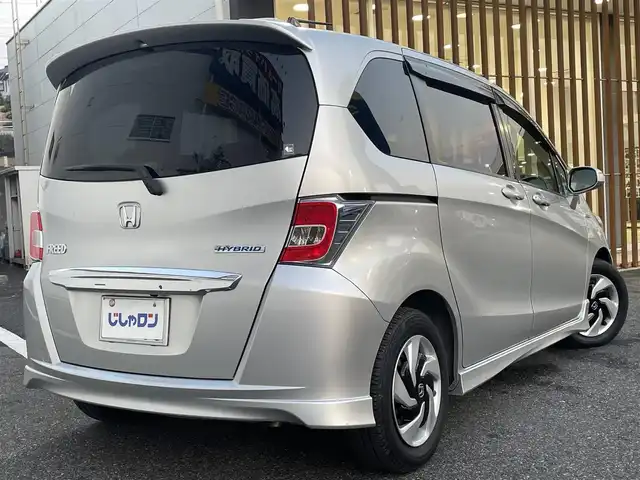ホンダ フリード ハイブリット ジャストセレクション 千葉県 2015(平27)年 10.2万km スーパープラチナメタリック (株)IDOMが運営する【じしゃロン八千代店】の自社ローン専用車両になります。/こちらは現金またはオートローンご利用時の価格です。自社ローンご希望の方は別途その旨お申付け下さい/両側パワースライドドア/ビルトインETC/Bluetoothオーディオ対応ナビ