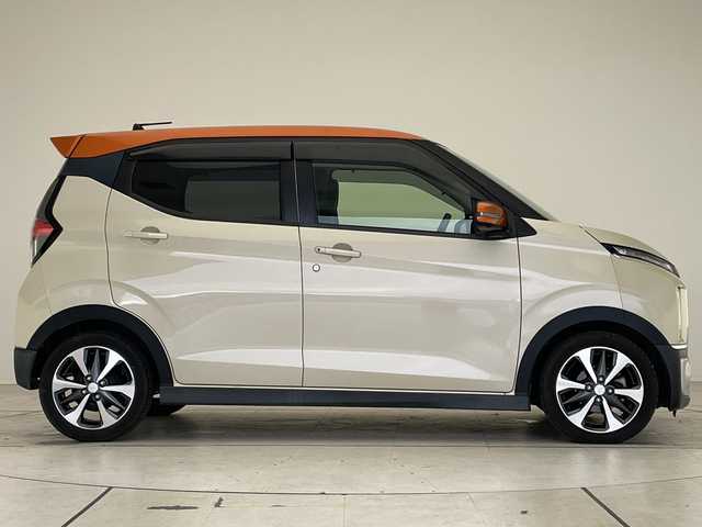 三菱 ｅＫクロス T 愛知県 2019(令1)年 5.4万km 茶Ⅱ マイパイロット　/純正９型ナビ　/全方位カメラ　/レーダークルコン　/シートヒーター　/コーナーセンサー　/純正ＡＷ　/ＬＥＤヘッド　/インテリジェントミラー　/レーンキープ　/ドラレコ　/ＥＴＣ　/プッシュスタート　/スマートキー