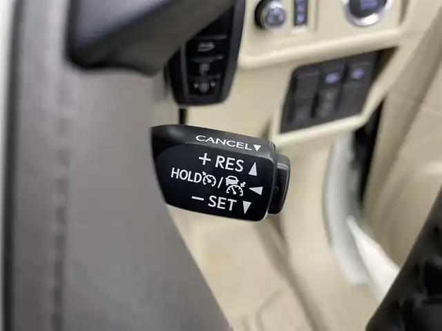 トヨタ ランドクルーザー プラド TX Lパッケージ マットブラED 宮城県 2023(令5)年 5万km ホワイトパールクリスタルシャイン サンルーフ/純正９型ナビ/ベージュ革シート/アダプティブクルーズ/クリアランスソナー/セーフティセンス/バックモニター/ＥＴＣ/シートヒーター/ベンチレーション/センターデフロック/ダウンヒルアシスト/後席電動格納/運転席/助手席パワーシート/専用18インチAW/ルーフレール/禁煙車