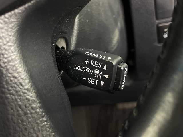 トヨタ アルファード S Cパッケージ 埼玉県 2018(平30)年 5.8万km ホワイトパールクリスタルシャイン サンルーフ/JBLプレミアムサウンド/純正フリップダウンモニター/純正メモリナビ/CD/DVD/Bluetooth/フルセグ/全方位カメラ/デジタルインナーミラー/ドライブレコーダー/ビルトインETC2.0/トヨタセーフティセンス/ブラインドスポットモニター/電子パーキングシステム/ブレーキホールド/両側パワースライドドア/パワーバックドア/ステアリングヒーター/レザーシート/パワーシート/シートヒーター/エアシート/純正１６インチアルミホイール/純正フロアマット/オットマン/プッシュスタート/スマートキー