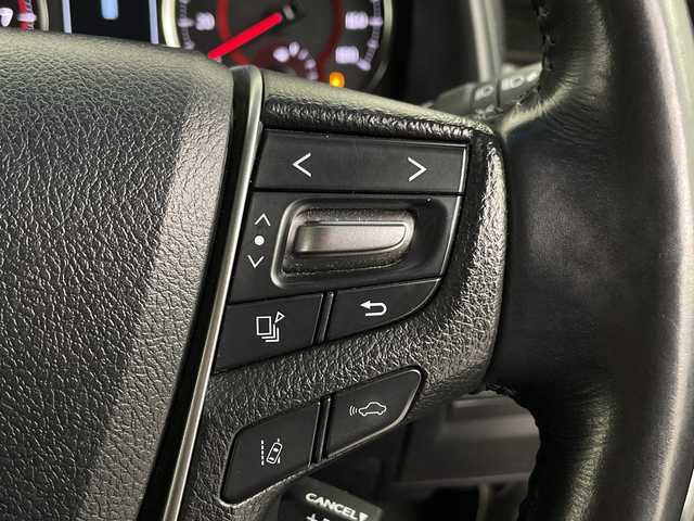 トヨタ アルファード S Cパッケージ 埼玉県 2018(平30)年 5.8万km ホワイトパールクリスタルシャイン サンルーフ/JBLプレミアムサウンド/純正フリップダウンモニター/純正メモリナビ/CD/DVD/Bluetooth/フルセグ/全方位カメラ/デジタルインナーミラー/ドライブレコーダー/ビルトインETC2.0/トヨタセーフティセンス/ブラインドスポットモニター/電子パーキングシステム/ブレーキホールド/両側パワースライドドア/パワーバックドア/ステアリングヒーター/レザーシート/パワーシート/シートヒーター/エアシート/純正１６インチアルミホイール/純正フロアマット/オットマン/プッシュスタート/スマートキー