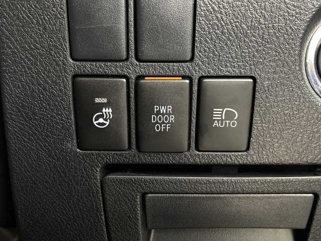 トヨタ アルファード S Cパッケージ 埼玉県 2018(平30)年 5.8万km ホワイトパールクリスタルシャイン サンルーフ/JBLプレミアムサウンド/純正フリップダウンモニター/純正メモリナビ/CD/DVD/Bluetooth/フルセグ/全方位カメラ/デジタルインナーミラー/ドライブレコーダー/ビルトインETC2.0/トヨタセーフティセンス/ブラインドスポットモニター/電子パーキングシステム/ブレーキホールド/両側パワースライドドア/パワーバックドア/ステアリングヒーター/レザーシート/パワーシート/シートヒーター/エアシート/純正１６インチアルミホイール/純正フロアマット/オットマン/プッシュスタート/スマートキー