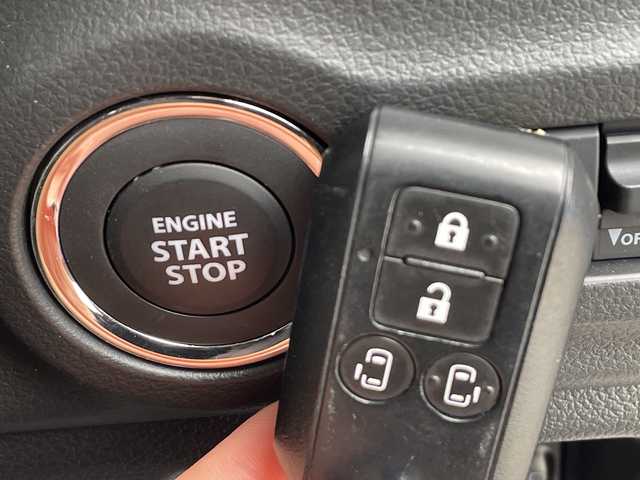 スズキ スペーシア HYBRID X 石川県 2024(令6)年 2万km モスグレーメタリック 禁煙車/デュアルカメラブレーキサポート/純正9インチメモリナビ/　　AM/FM/フルセグ/applecarplay/androidauto/アラウンドビューモニター/両側パワースライドドア/LEDオートライト/ヘッドライトレベライザー/前席シートヒーター/後席オットマン/アイドリングストップ/サーキュレーター/サンシェード/リアテーブル/電動格納ミラー/フロアマット/ドアバイザー/ステアリングスイッチ/スマートキー/ETC