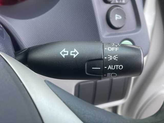 ホンダ インサイト G 香川県 2009(平21)年 8.9万km プレミアムホワイトパール 純正HDDナビ：VXH-108VF/バックカメラ/無限フルエアロ/無限グリル/無限１６インチアルミ/ＨＩＤヘッドライト　/フォグランプ　/オートライト機能　/電動格納サイドミラー　/荷室専用ラバーマット　/ＥＴＣ　/保証書／取説（車・ナビ）有