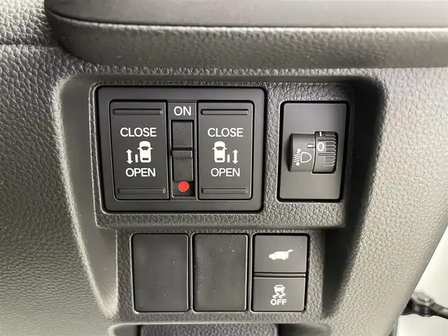 ホンダ ステップワゴン eHEV エアー EX 福井県 2026(令8)年 0.1千km プラチナホワイトパール 登録済未使用車/11.4インチナビHonda CONNECT/型式：LXM-247VFLi/（ＦＭ／ＡＭ／ＢＴ／ＣＤ／ＤＶＤ／ＵＳＢ）/バックカメラ/両側パワースライドドア　/シートヒーター/スペアキー /電動リアゲート /ホンダセンシング /保証書・取説完備