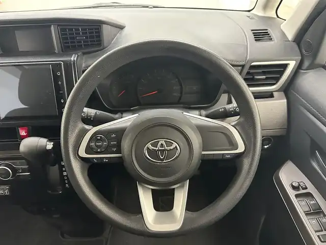 トヨタ ルーミー G 兵庫県 2021(令3)年 3.2万km ブラックマイカメタリック ・純正ディスプレイオーディオ/（BT/フルセグTV/USB)/・AppleCarplay/AndroidAuto　/・前後ドライブレコーダー　/・バックカメラ　/・両側パワースライドドア　/・コーナーセンサー　/・アイドリングストップ　/・ＰＣＳ　/・シートヒーター　/・ヘッドライトレベライザー　/・ＬＥＤヘッドライト/・純正フロアマット/・純正ドアバイザー/・スペアキー×１　