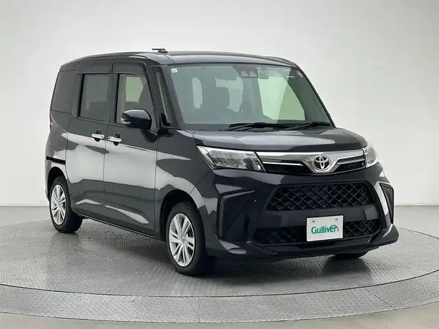 トヨタ ルーミー G 兵庫県 2021(令3)年 3.2万km ブラックマイカメタリック ・純正ディスプレイオーディオ/（BT/フルセグTV/USB)/・AppleCarplay/AndroidAuto　/・前後ドライブレコーダー　/・バックカメラ　/・両側パワースライドドア　/・コーナーセンサー　/・アイドリングストップ　/・ＰＣＳ　/・シートヒーター　/・ヘッドライトレベライザー　/・ＬＥＤヘッドライト/・純正フロアマット/・純正ドアバイザー/・スペアキー×１　
