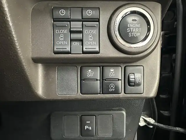 トヨタ ルーミー G 兵庫県 2021(令3)年 3.2万km ブラックマイカメタリック ・純正ディスプレイオーディオ/（BT/フルセグTV/USB)/・AppleCarplay/AndroidAuto　/・前後ドライブレコーダー　/・バックカメラ　/・両側パワースライドドア　/・コーナーセンサー　/・アイドリングストップ　/・ＰＣＳ　/・シートヒーター　/・ヘッドライトレベライザー　/・ＬＥＤヘッドライト/・純正フロアマット/・純正ドアバイザー/・スペアキー×１　