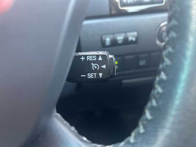 トヨタ ヴェルファイア 2．4Z ゴールデンアイズ 愛媛県 2013(平25)年 11万km ブラック アルパイン8インチナビ（VIE-X008)/・CD/DVD/フルセグTV/Bluetooth/10.2フリップダウンモニター/パワーバックドア/両側パワースライドドア/クルーズコントロール/ハーフレザーシート/2列目オットマンシート/コーナーセンサー/HIDオートライト/ウッドコンビハンドル/スマートキー2本/取扱説明書