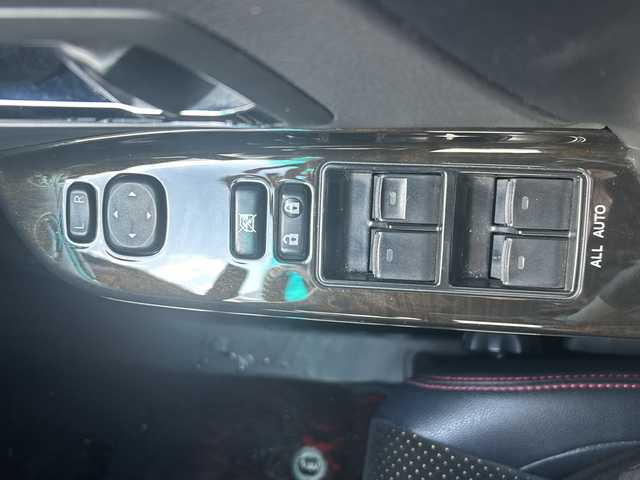 トヨタ ヴェルファイア 2．4Z ゴールデンアイズ 愛媛県 2013(平25)年 11万km ブラック アルパイン8インチナビ（VIE-X008)/・CD/DVD/フルセグTV/Bluetooth/10.2フリップダウンモニター/パワーバックドア/両側パワースライドドア/クルーズコントロール/ハーフレザーシート/2列目オットマンシート/コーナーセンサー/HIDオートライト/ウッドコンビハンドル/スマートキー2本/取扱説明書