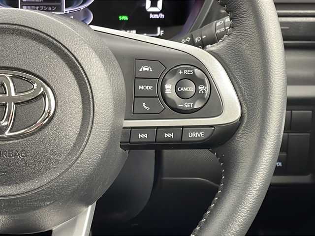 トヨタ ライズ Z 宮城県 2022(令4)年 5.3万km ブラックマイカメタリック ワンオーナー/禁煙車/スマートアシスト/・衝突回避支援ブレーキ機能/・車線逸脱警報機能/・標識認識機能/・レーンキープコントロール/・オートクルーズコントロール/・オートマチックハイビーム/・ブラインドスポットモニター/・リアクロストラフィックアラート/・コーナーセンサー/・先行車発進お知らせ/S-PDL/前席シートヒーター/純正9インチSDナビ/（BT.AM.FM.CD.DVD.SD.HDMI）/アラウンドビューモニター/フルセグテレビ/AC100V充電/電動パーキングブレーキ/AUTOHOLD/革巻きステアリング/ステアリングスイッチ/プッシュスタート/スマートキー/エンジンスターター/純正フロアマット/LEDヘッドライト/LEDフォグランプ/純正17インチアルミホイール/革製シートカバー/横滑り防止機能/アイドリングストップ